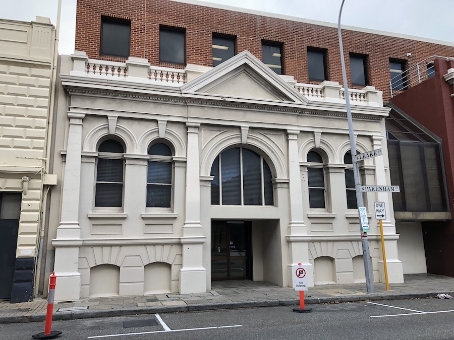 9 Pakenham