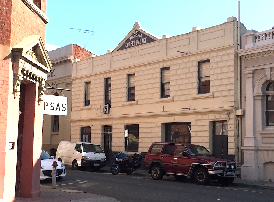 11 Pakenham