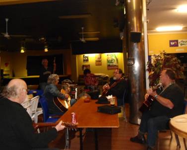 File:Freotopia clubs freoworkers images bands h&n1.jpg