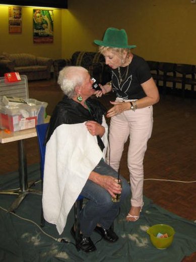 File:Freotopia clubs freoworkers images staff Dianne Madden shaving Chris's hair.jpg