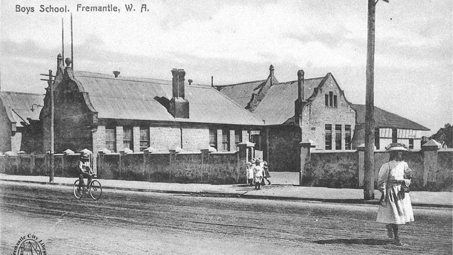 1911