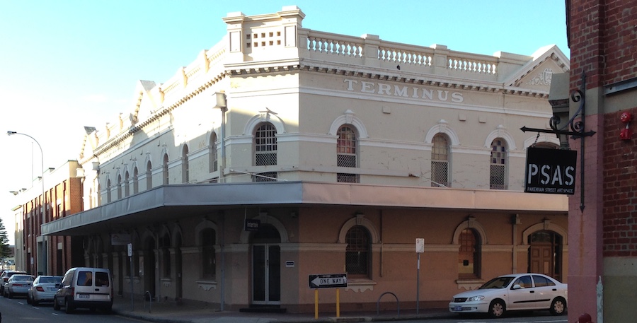 18 Pakenham