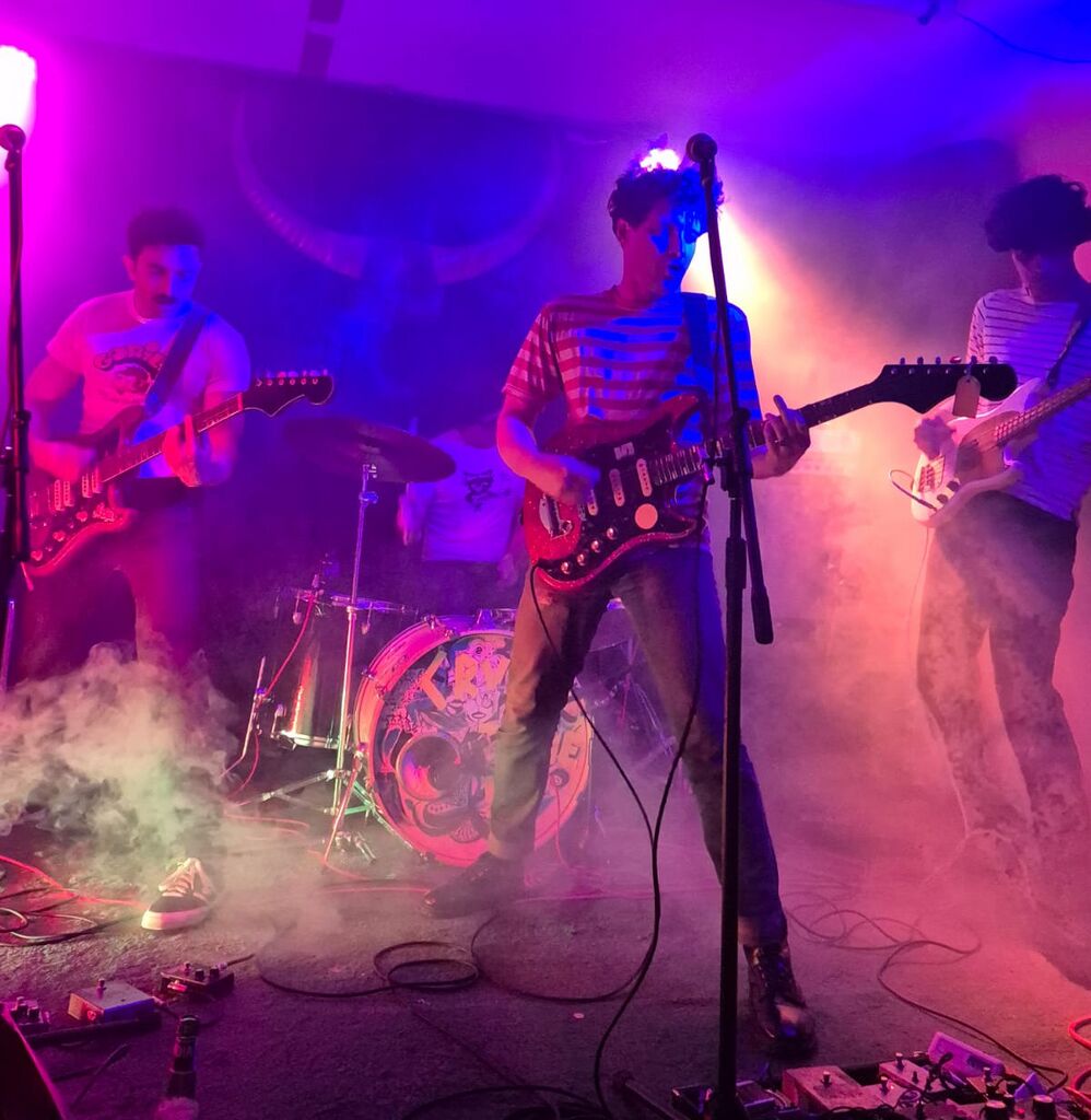 File:Buff 2025-09 band.jpg