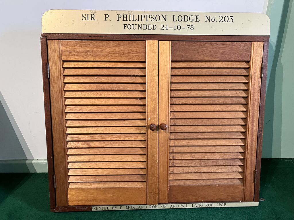 File:Philippson Honour Board closed.jpeg
