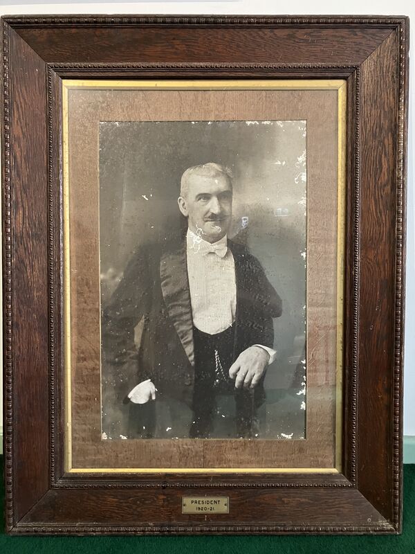 File:Portrait F Case.jpeg