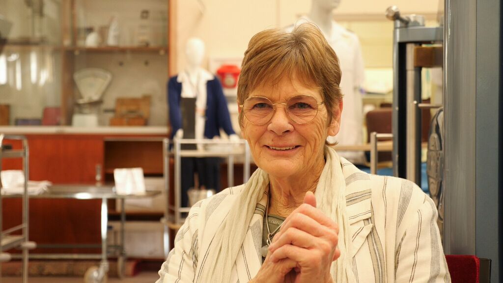 File:Ruth Lets, from ABC, bac1e782b415efcf51a71882edeedf73.jpeg